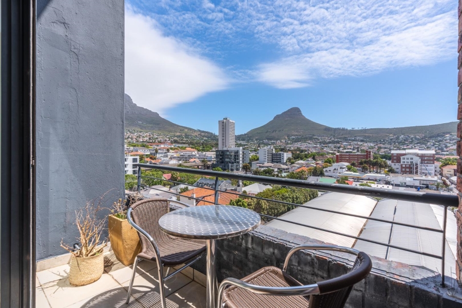 2 Bedroom Property for Sale in Gardens Western Cape